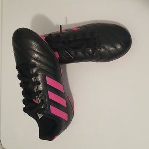 Pre Owned Excellent Condition, Adidas Soccer Cleats size 2 US Black & Pink